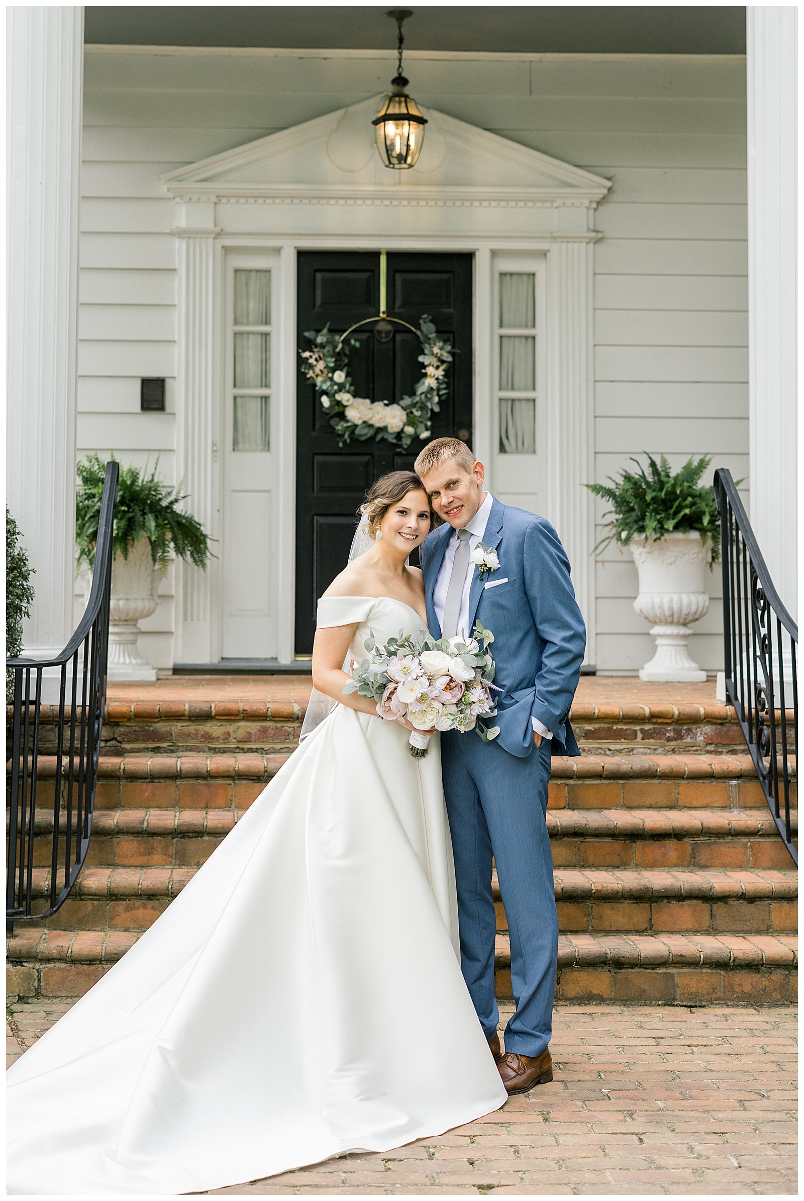 Virginia Cliffe Inn Wedding by Michael and Jasmine Photography